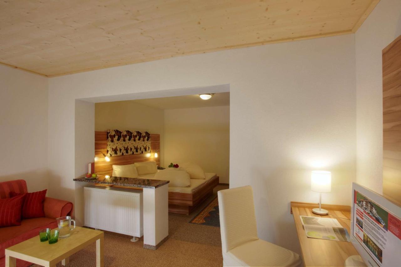 Hotel Talhof Garni&More In Waengle Bei Reutte Exteriör bild